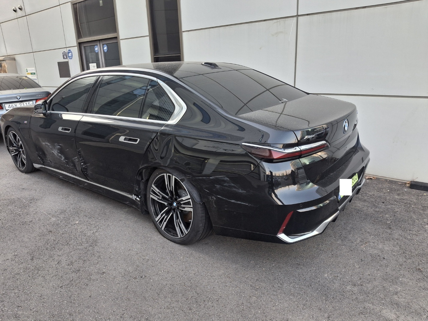 2024 BMW 750e xDrive, photograph 4