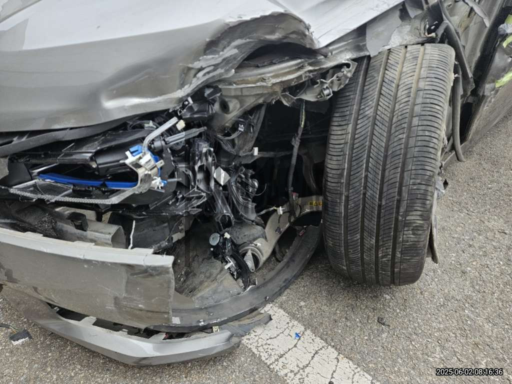 2021 BMW 740d xDrive, photograph 3