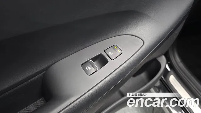 2022 Hyundai Grandeur 2.5, photograph 2