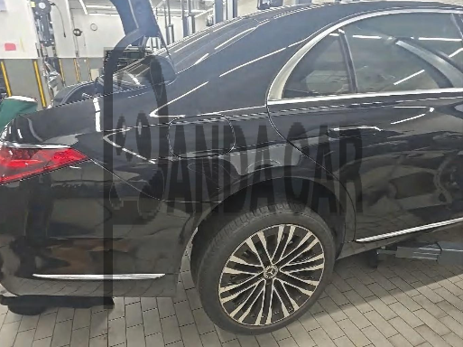 2021 Mercedes-Benz S580 4MATIC, photograph 4