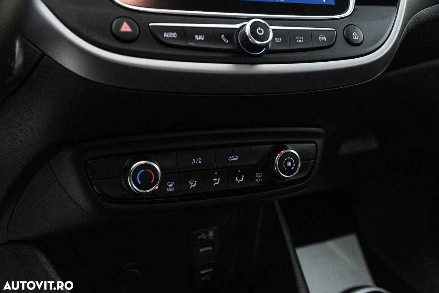 2018 Opel Crossland 1.2 Start/Stop Innovation, photograph 11