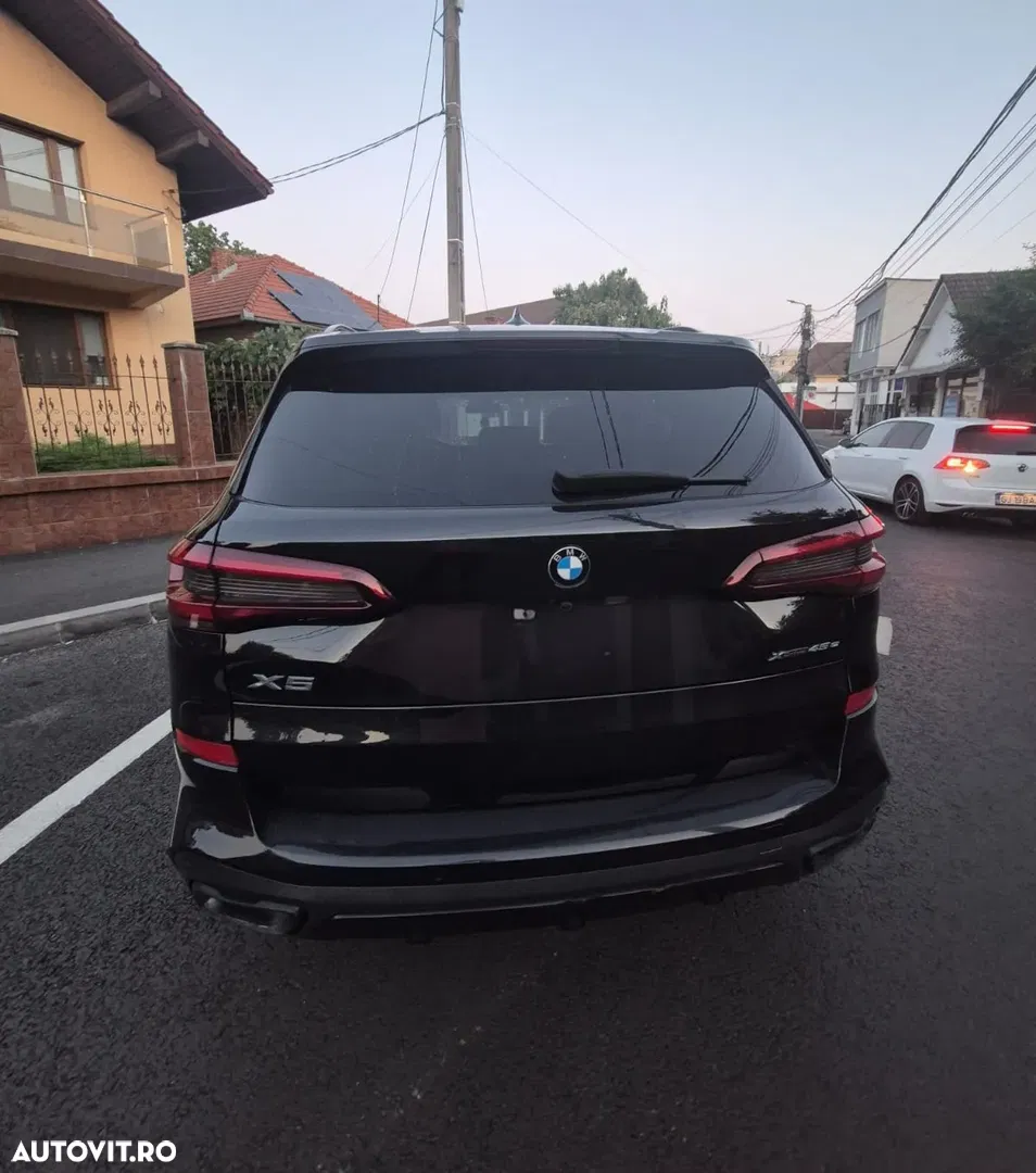 2021 BMW X5, photograph 2