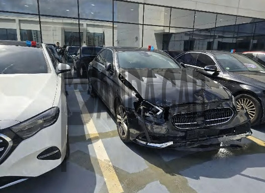 2022 Mercedes-Benz E350 4MATIC, photograph 1