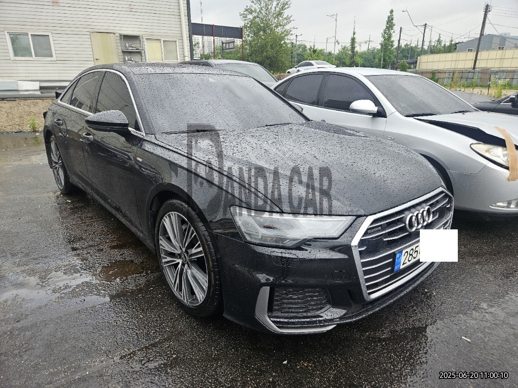 2023 Audi A6 45 TFSI quattro, photograph 2