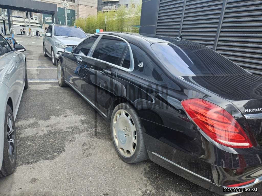 2017 Mercedes-Benz Mercedes-Maybach S500 4Matic, photograph 2