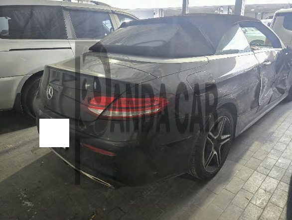 2020 Mercedes-Benz C200 Cabriolet, photograph 3
