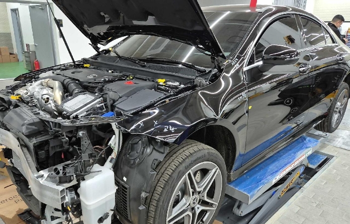 2025 Mercedes-Benz CLA 250 4MATIC, photograph 4
