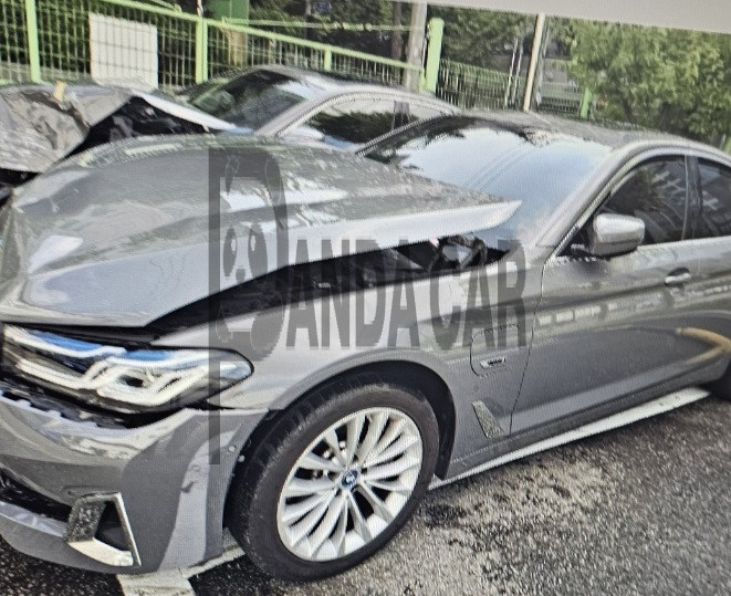 2022 BMW 530e, photograph 3