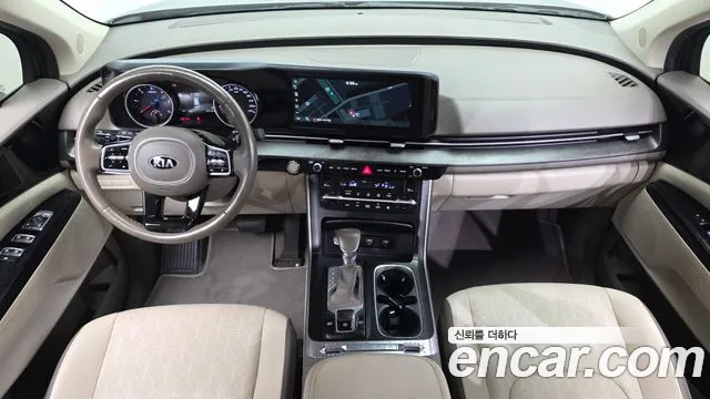 2020 Kia Canival Diesel 9-Seater Prestige, photograph 2