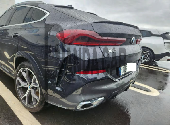 2021 BMW X6 xDrive30d, photograph 2