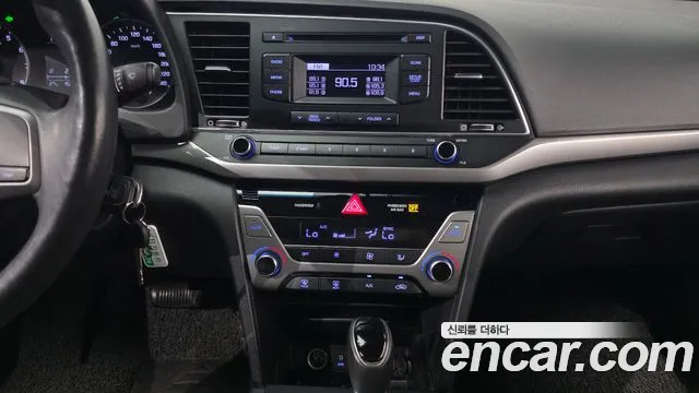 Hyundai AVANTE 1.6 GDI Smart — photo 1 of 20