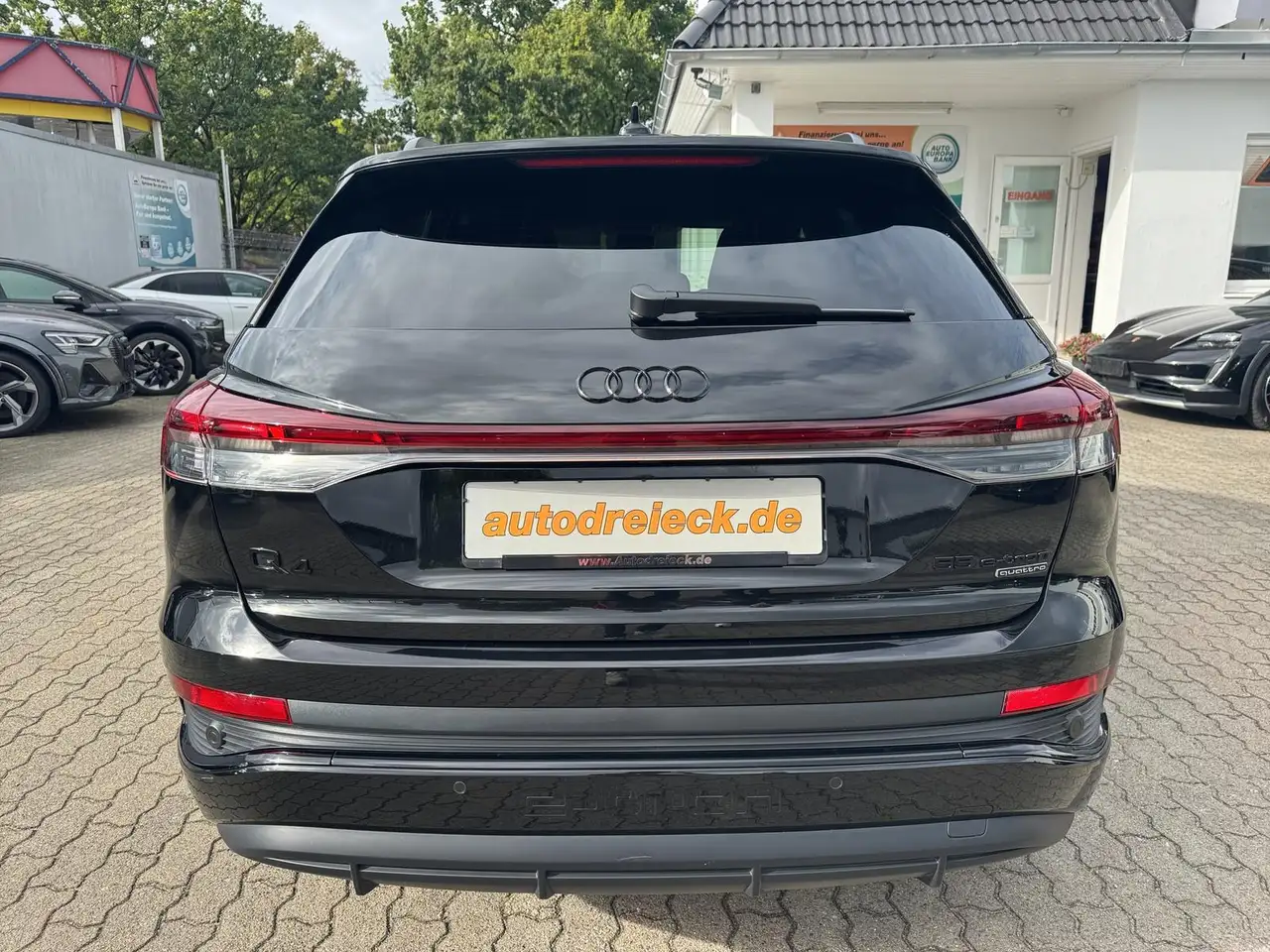 2025 Audi Q4 e-tron 55 2x S line ACC AHK WÄRMEPUMPE SONOS, photograph 6
