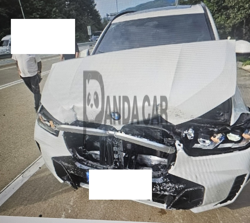 2025 BMW X5 xDrive40i, photograph 2