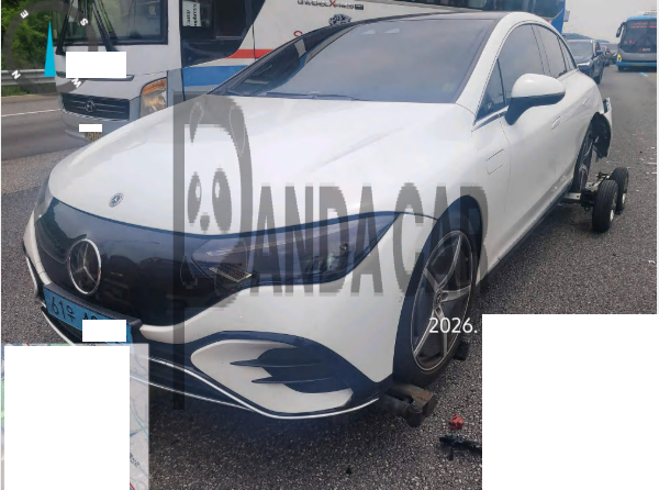 2023 Mercedes-Benz EQE350 4MATIC, photograph 1