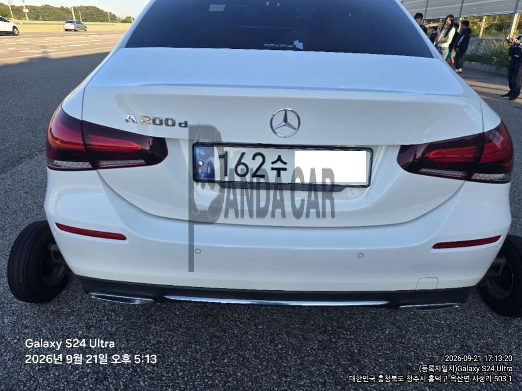 2022 Mercedes-Benz A200 d Sedan, photograph 4