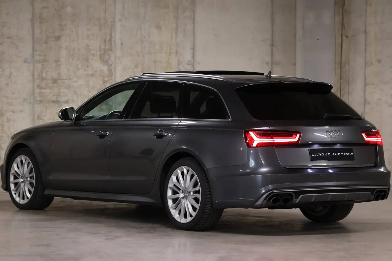 2016 Audi S6 S6 Avant, photograph 10