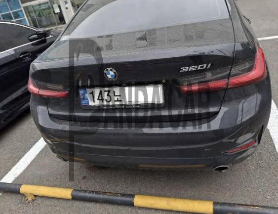 2021 BMW 320i, photograph 2