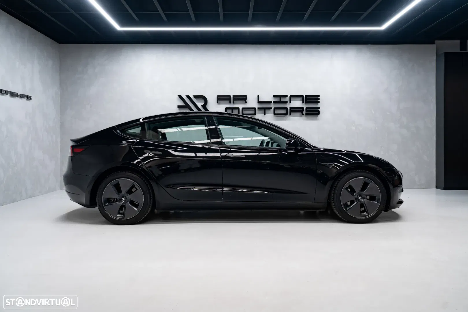 2023 Tesla Model 3 Standard Range Plus RWD, photograph 8