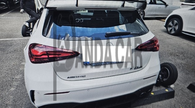 2025 Mercedes-AMG A 45 S 4MATIC+, photograph 5