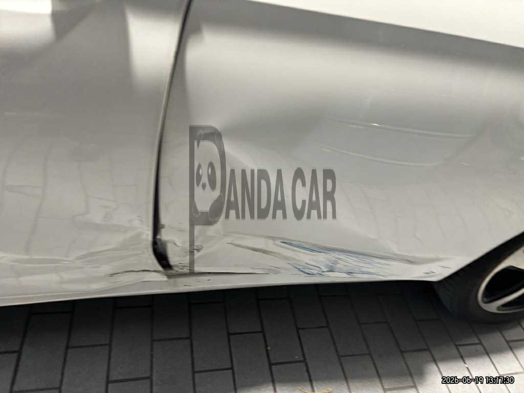 2020 Mercedes-Benz E 250, photograph 4