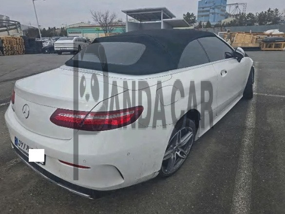2020 Mercedes-Benz E220 d Cabriolet, photograph 2