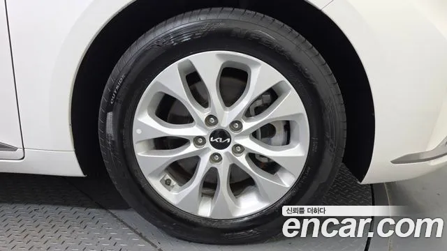 Kia K8 3.5 LPG 2WD — photo 1 of 32