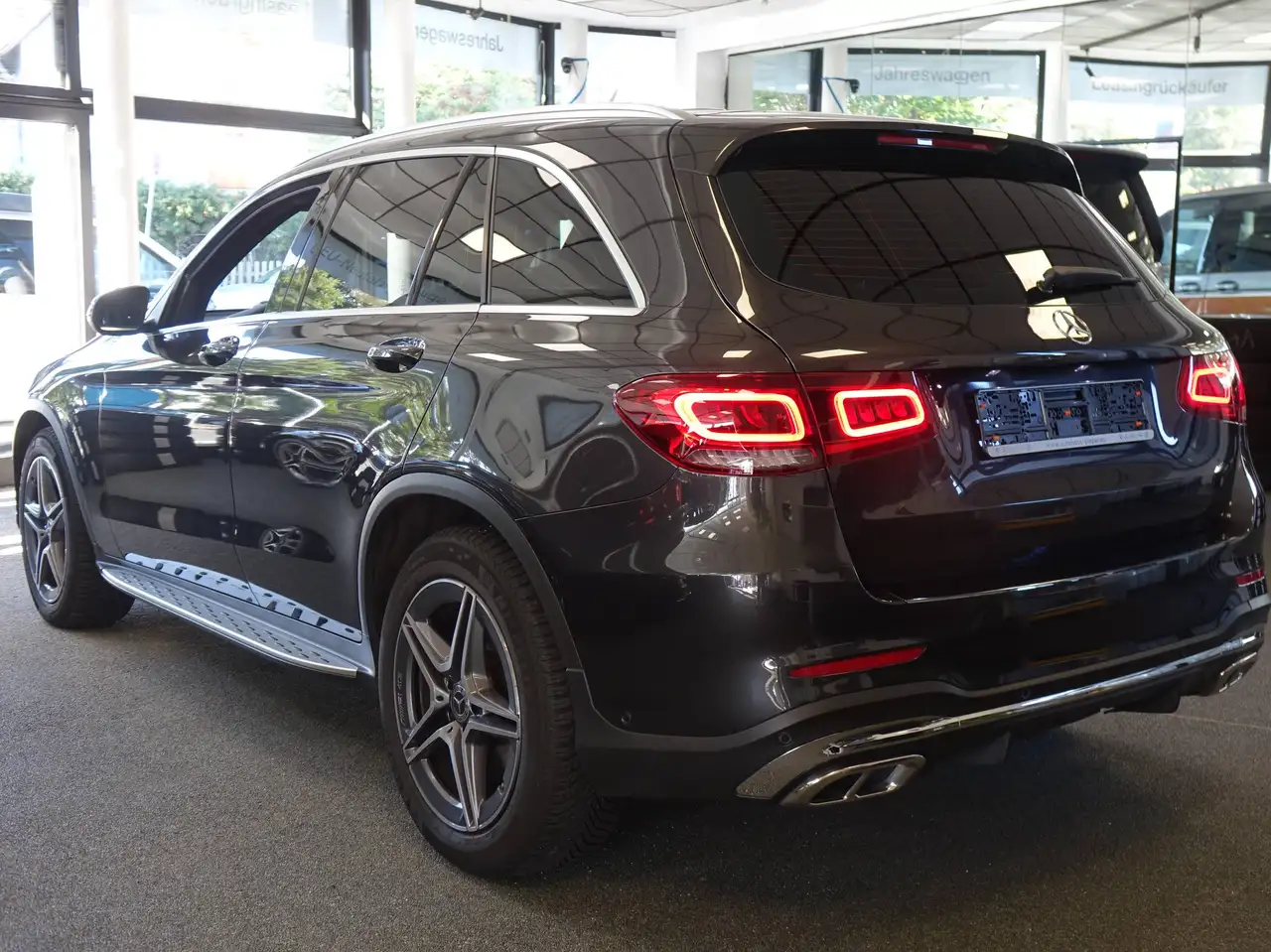 2022 Mercedes-Benz GLC 200 GLC 200 4Matic +AMG-Line+RFK+AHK+Trittbretter+, photograph 3