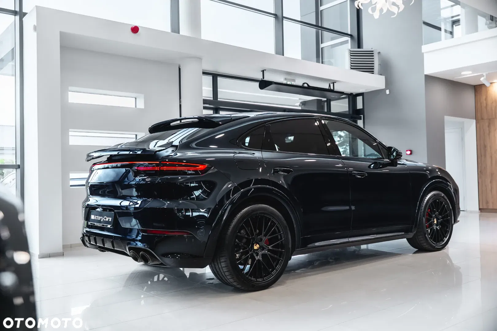 2021 Porsche Cayenne Platinum Edition, photograph 11