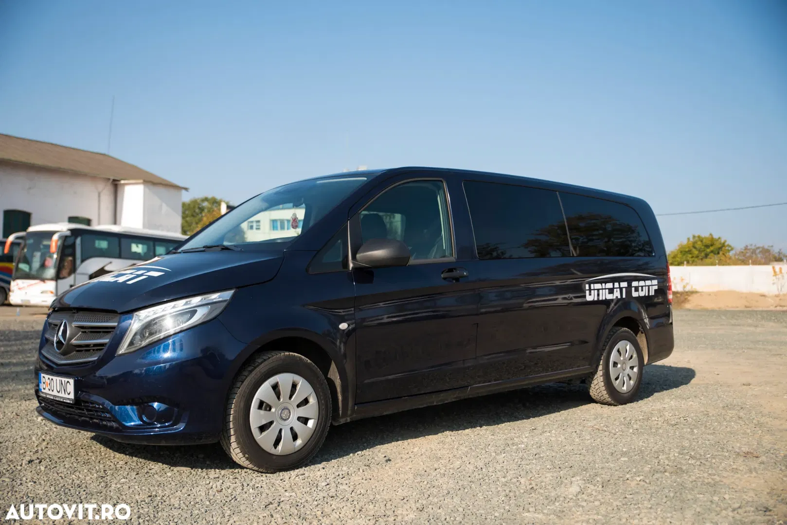 2017 Mercedes-Benz Vito (BlueTEC) Tourer Kompakt SELECT, photograph 3