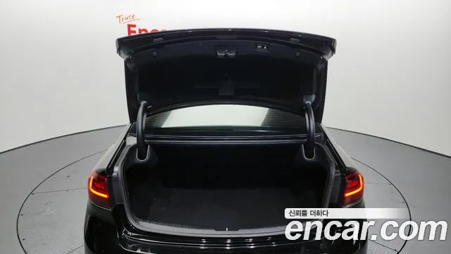 Kia K7 3.0 GDI Signature — photo 1 of 20
