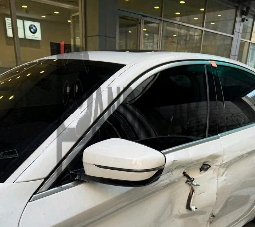 2021 BMW 530i xDrive, photograph 4