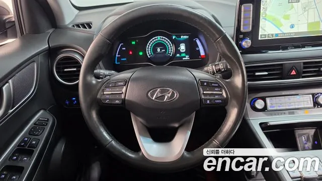 Hyundai Kona Premium — photo 1 of 32