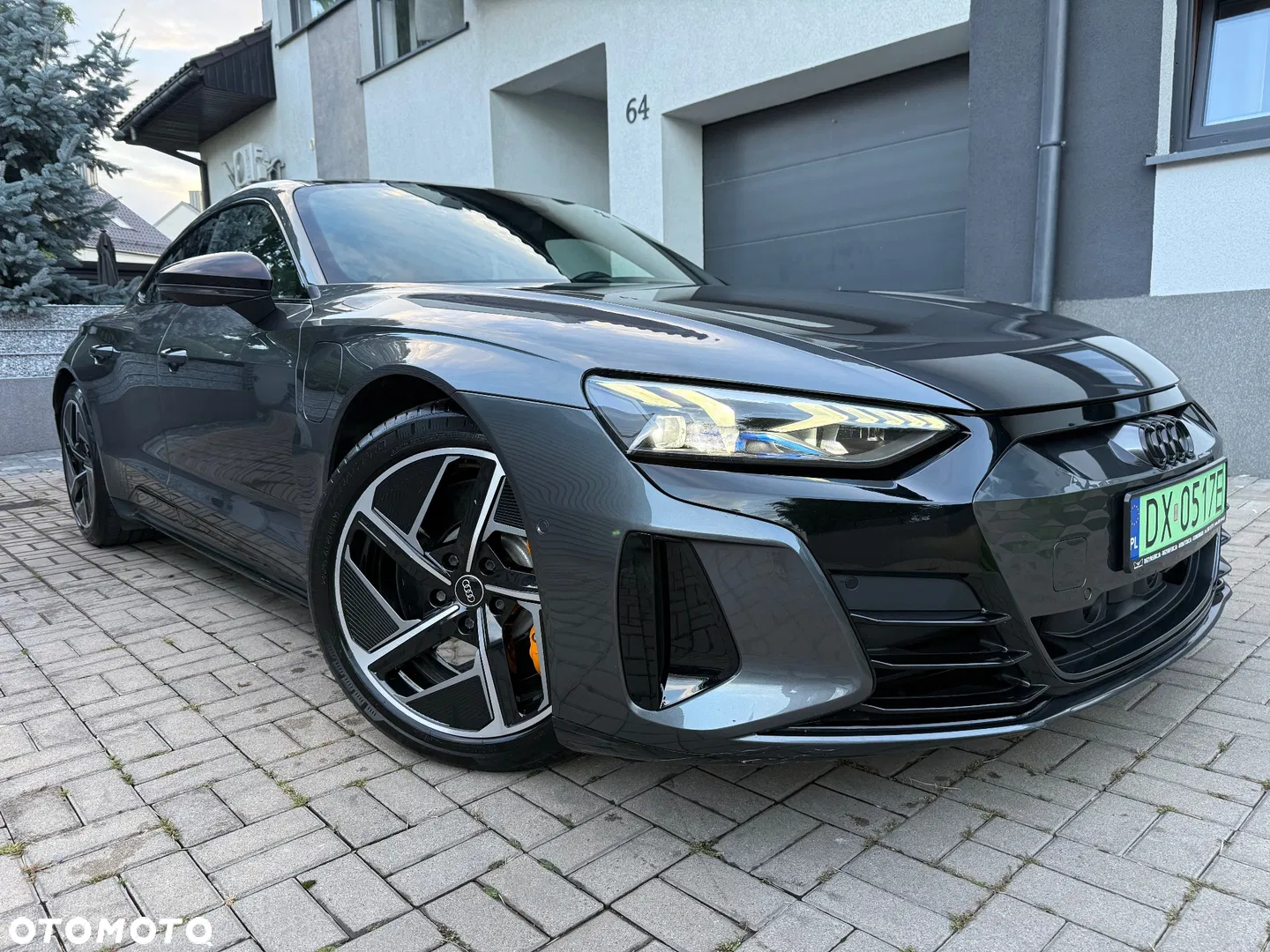 2022 Audi e-tron GT, photograph 2
