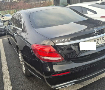 2018 Mercedes-Benz E220 d 4Matic, photograph 4