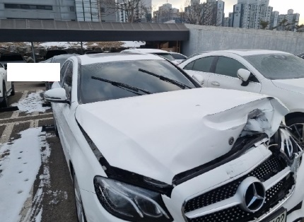 2018 Mercedes-Benz E200, photograph 2