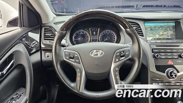 Hyundai Grandeur HG240 Modern — photo 1 of 30