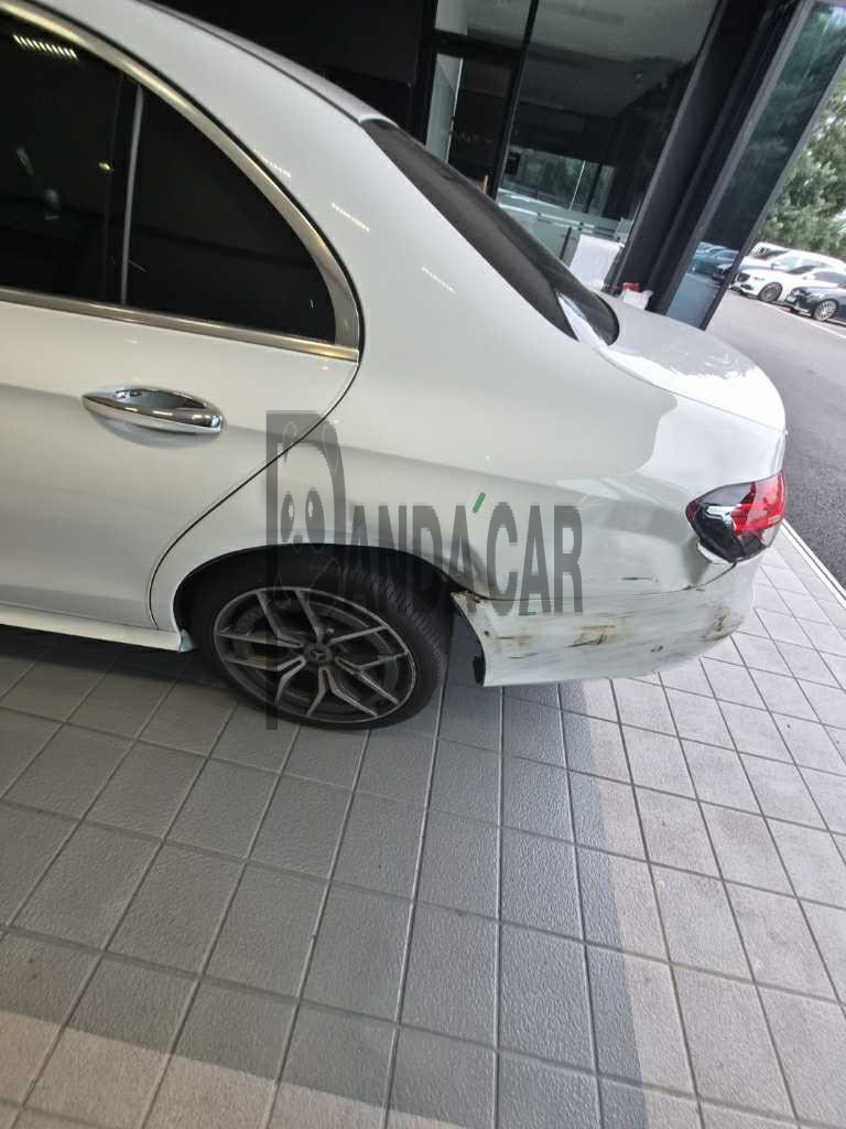 2021 Mercedes-Benz E220 d 4MATIC, photograph 3