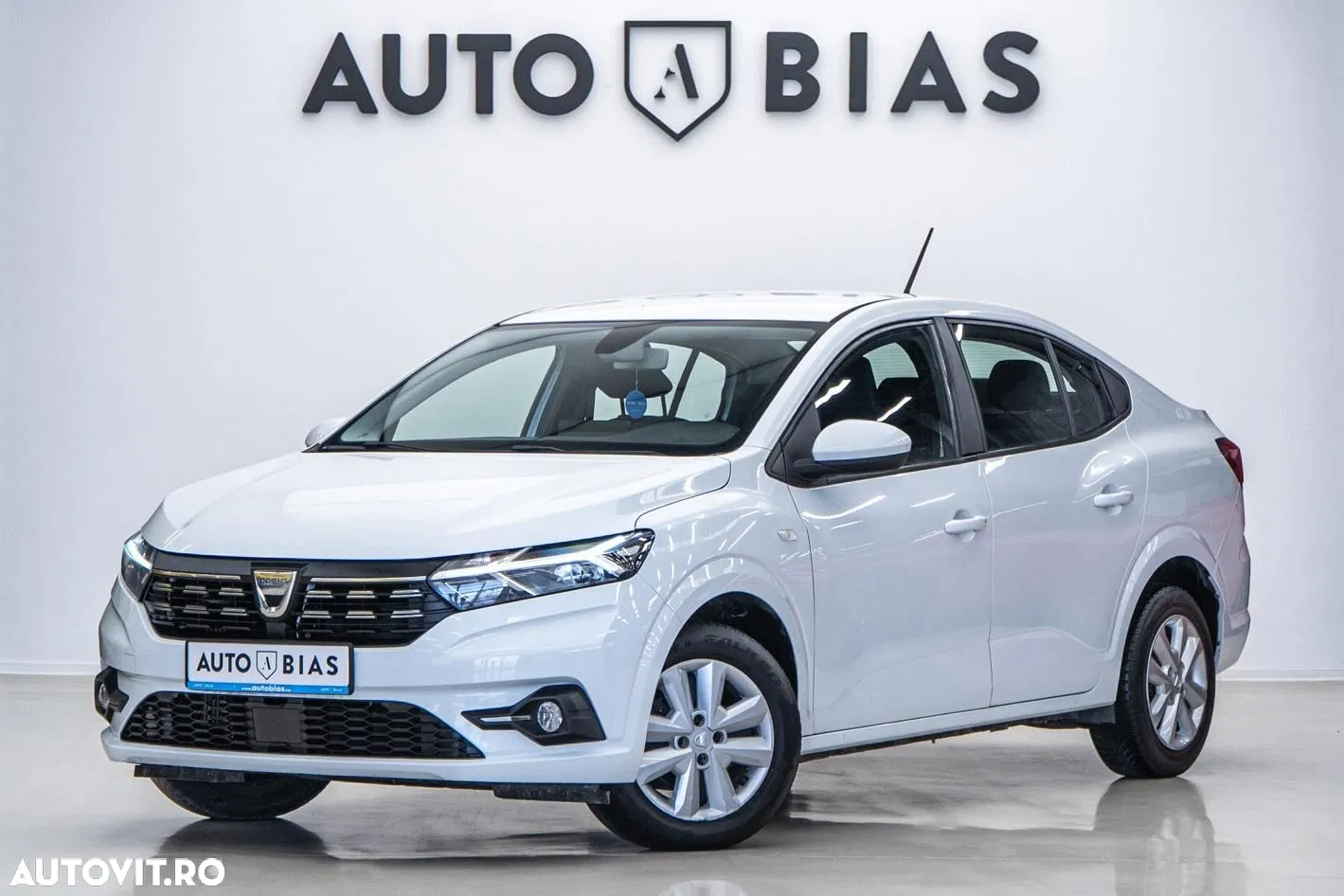 2021 Dacia Logan TCe 90 MT6 Prestige, photograph 1