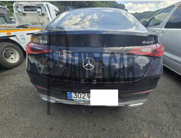 2024 Mercedes-Benz GLC 300 4MATIC Coupe, photograph 3