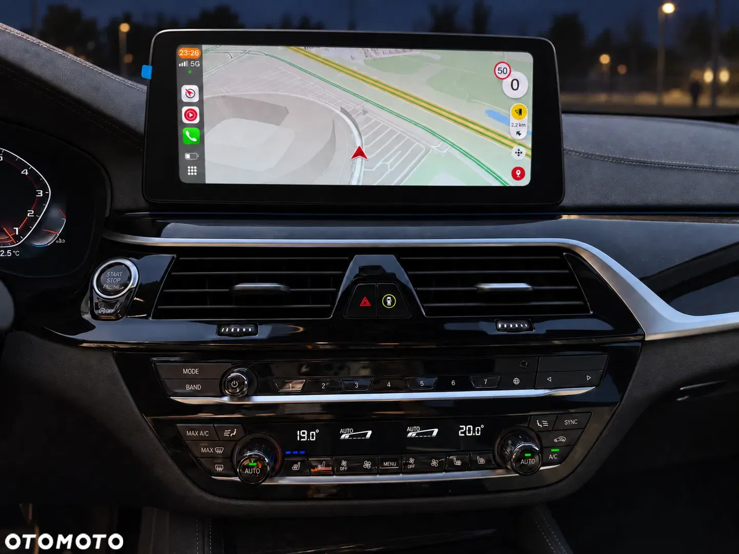 2021 BMW Seria 5 M550i xDrive, photograph 9