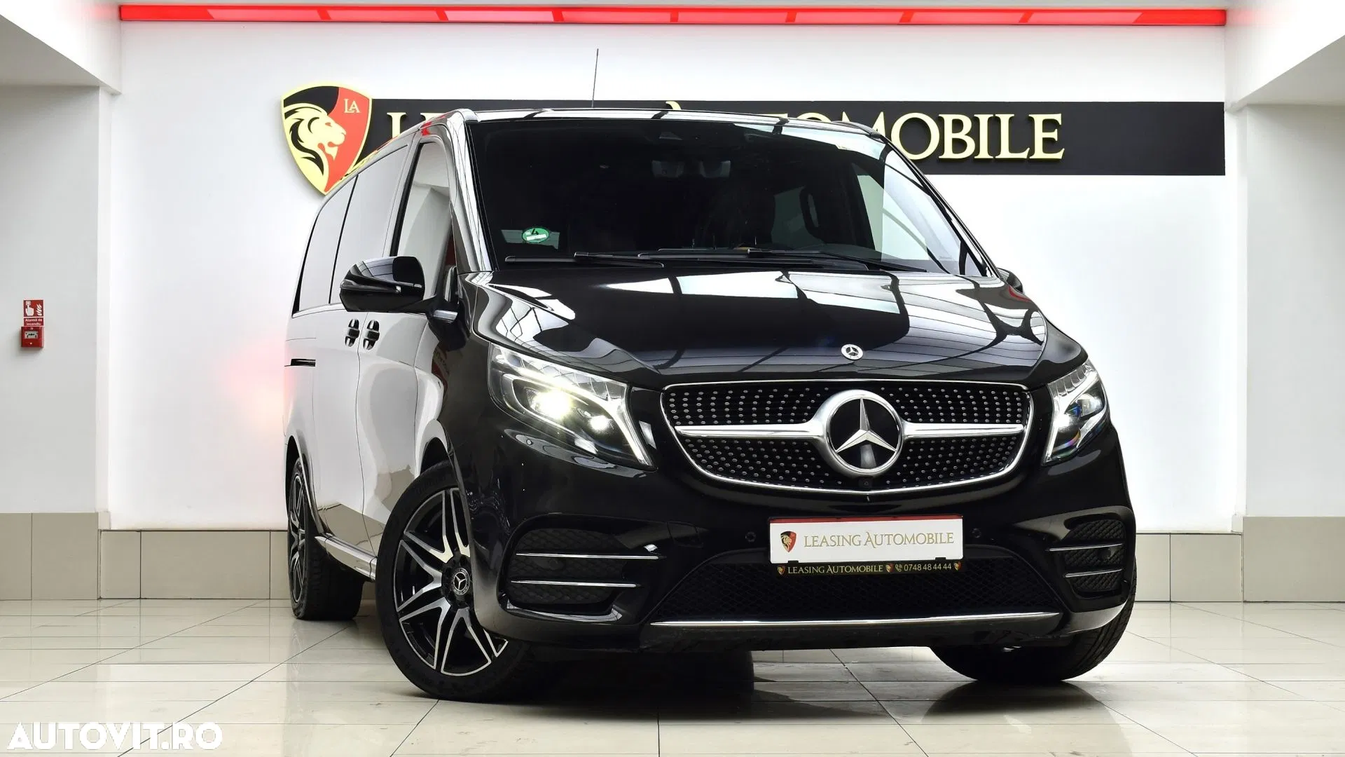 2022 Mercedes-Benz V 250 d Lang 4Matic 9G-TRONIC Exclusive, photograph 3