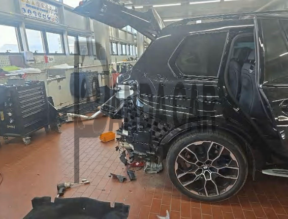 2025 BMW X7 xDrive40i, photograph 2