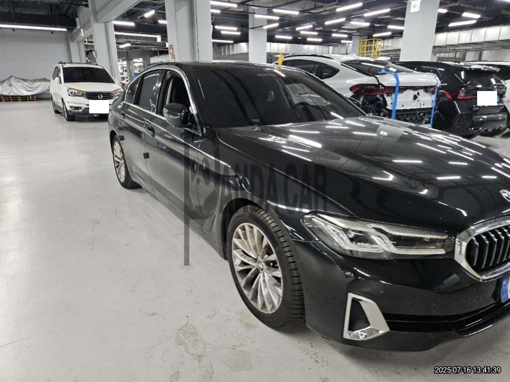 2023 BMW 520i, photograph 2