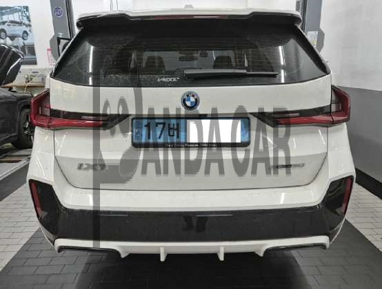 2024 BMW iX1 xDrive30, photograph 1