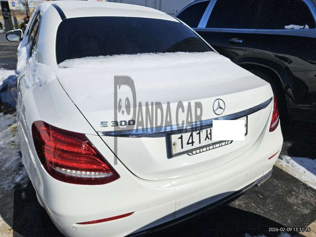 2019 Mercedes-Benz E300, photograph 5