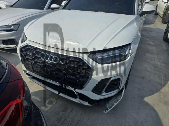 2021 Audi Q5 45 TFSI quattro, photograph 1