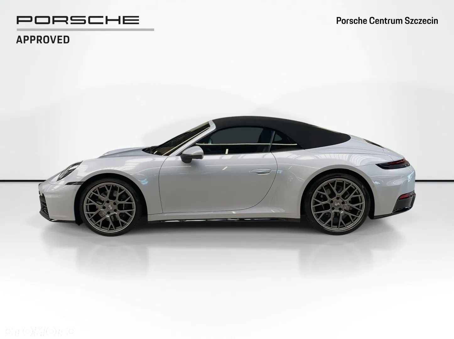 2025 Porsche 911 Carrera, photograph 2