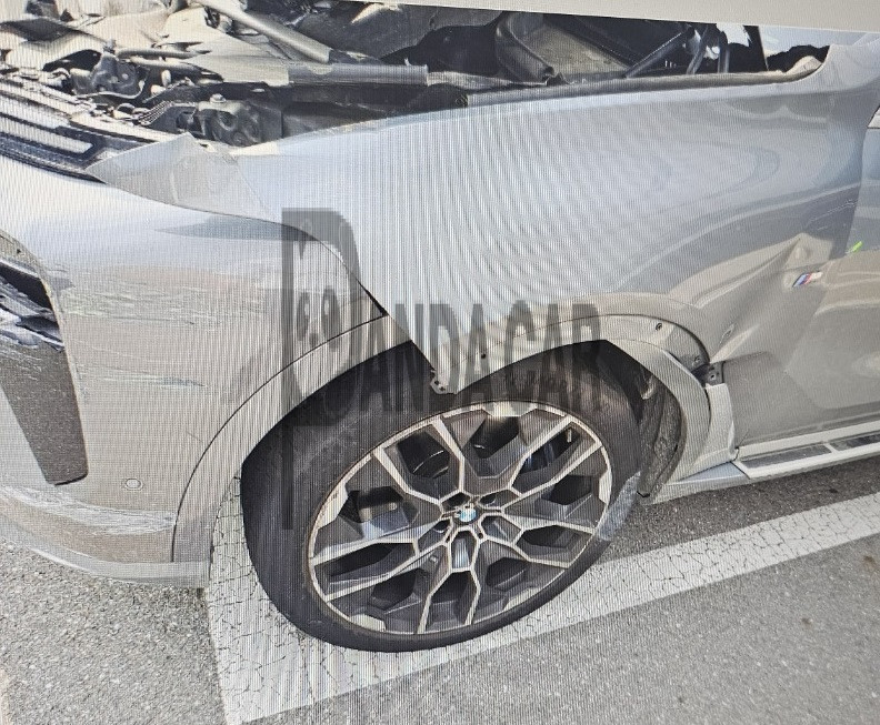 2023 BMW X7 xDrive40d, photograph 3