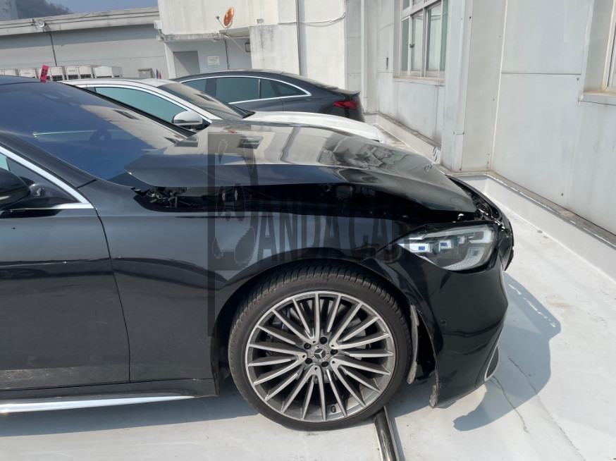 2024 Mercedes-Benz S 500 4MATIC, photograph 2