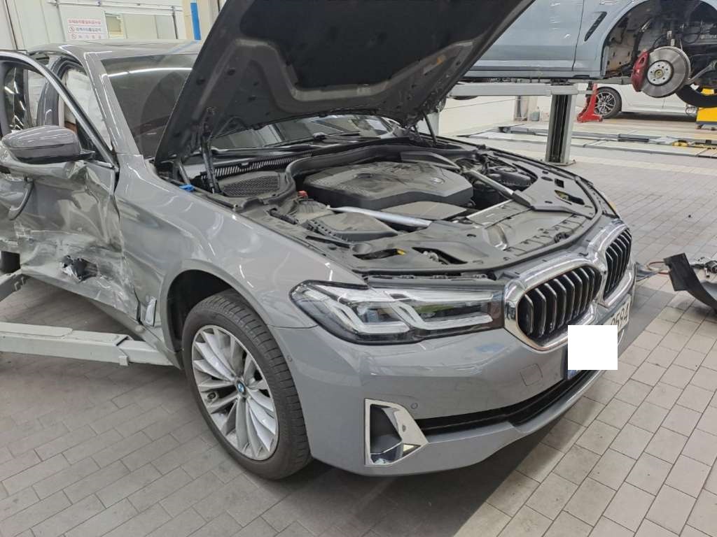 2021 BMW 520i, photograph 8